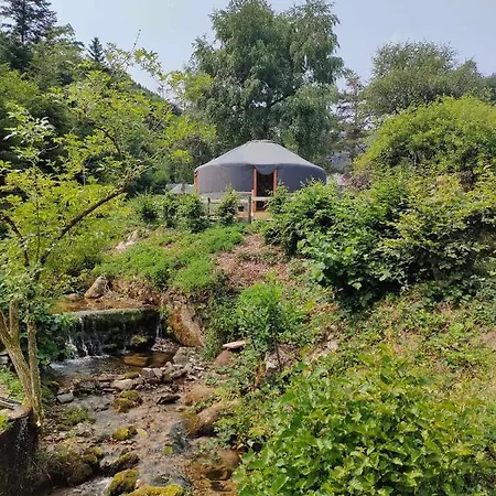 La Yourte Des Bibis Campismo de Luxo *